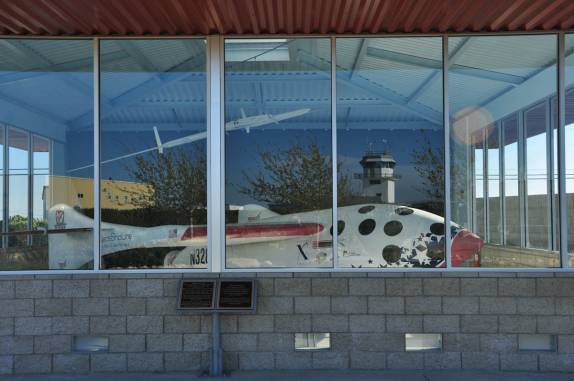 O Space Ship 1, avião para levar turistas ao espaço (no aeroporto de Mojave, na Califórnia, nos Estados Unidos)